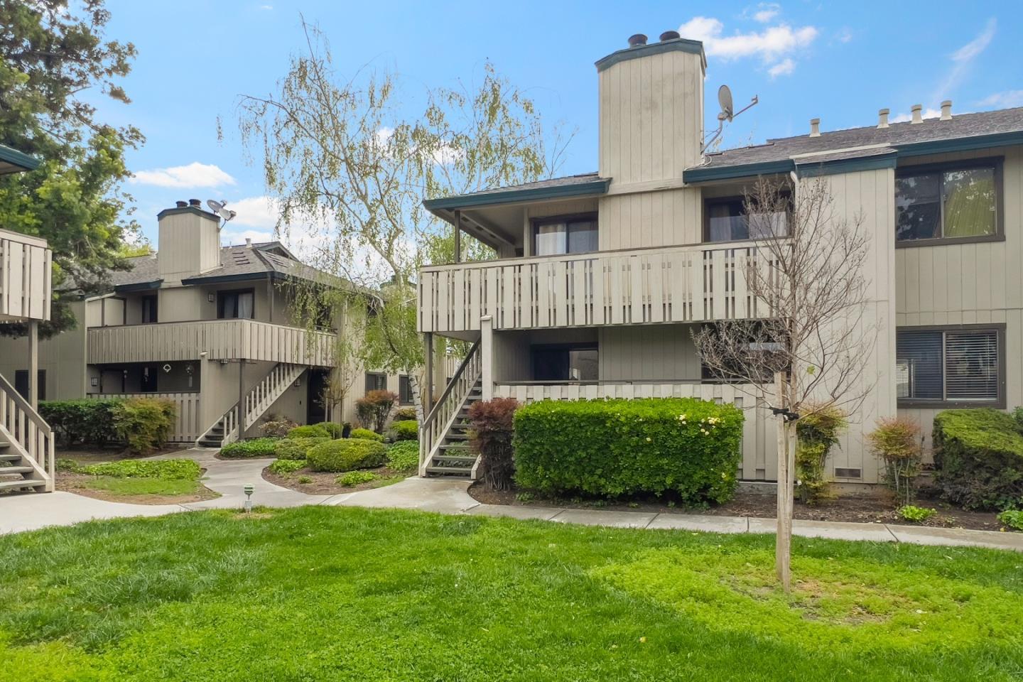 1467 Alma Loop