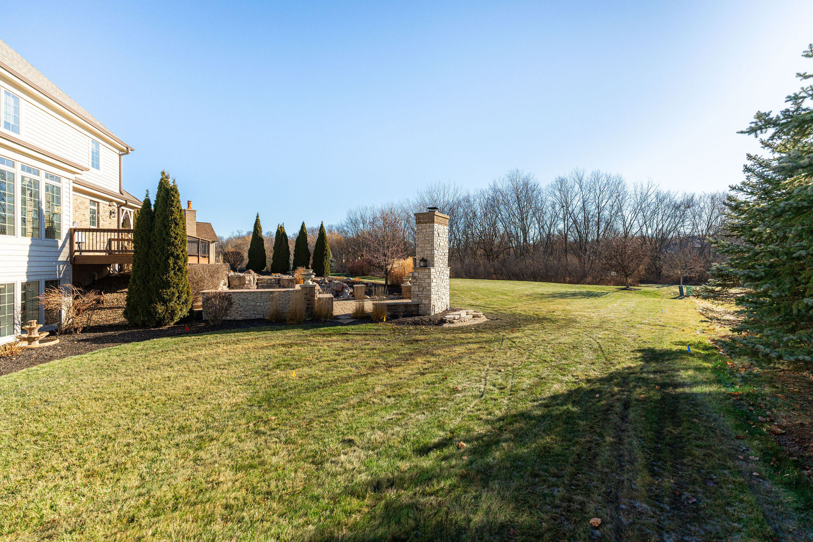 39W161 Longmeadow Lane