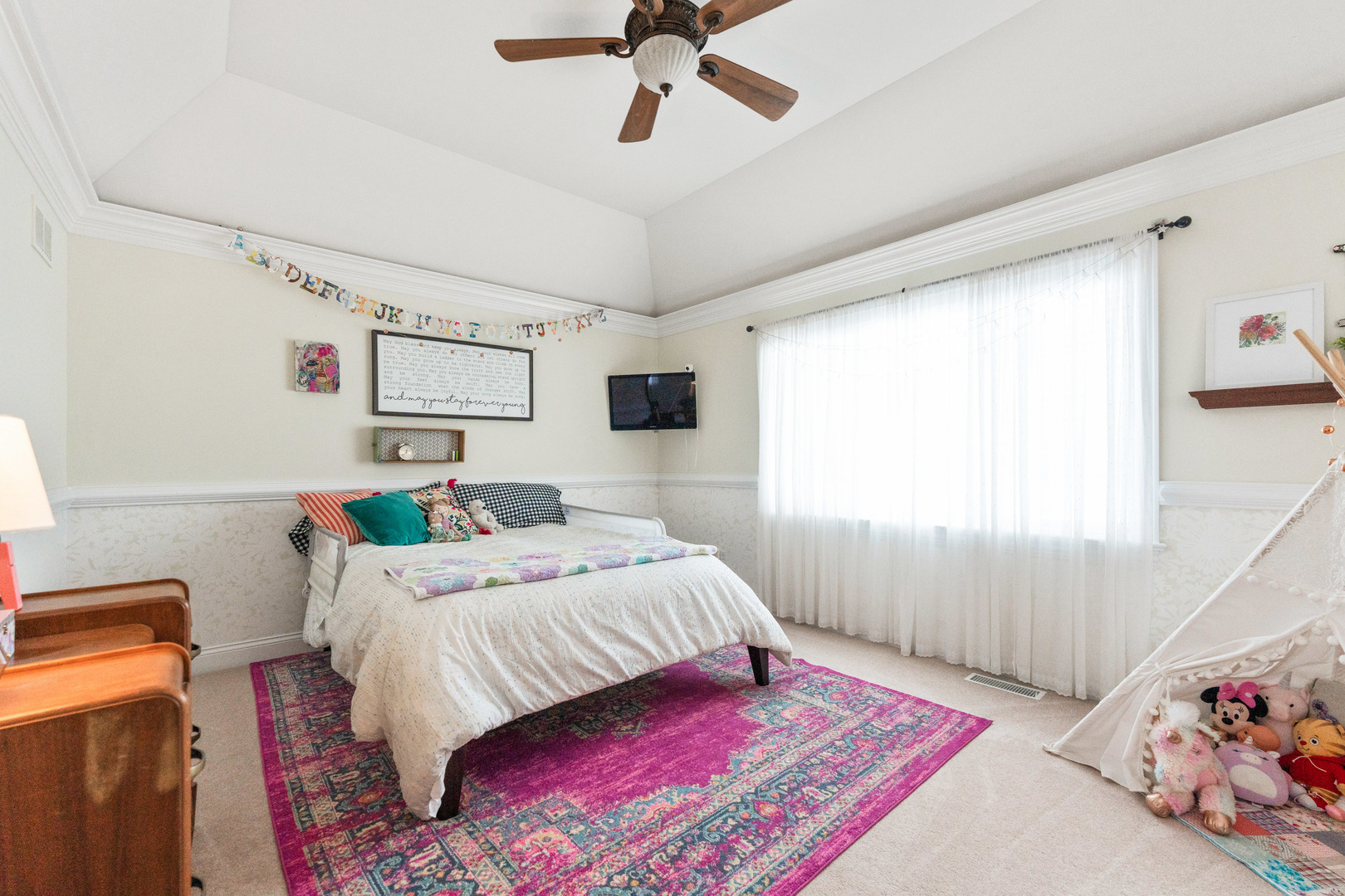 39W161 Longmeadow Lane