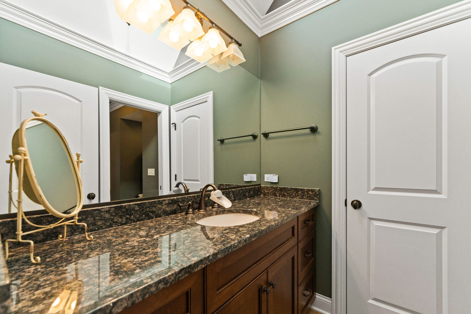 39W161 Longmeadow Lane