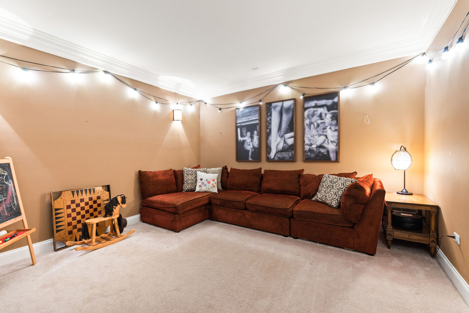 39W161 Longmeadow Lane