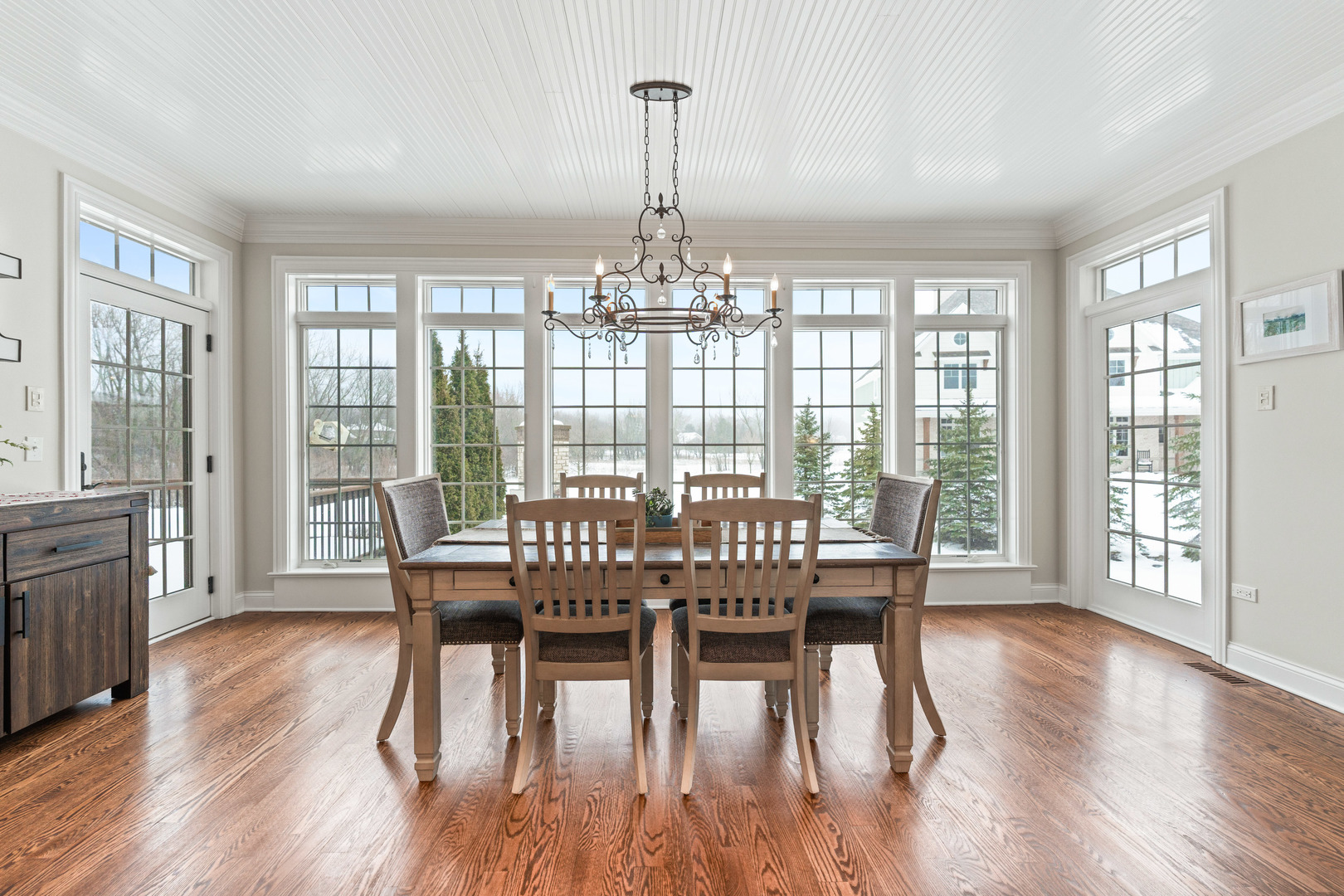 39W161 Longmeadow Lane