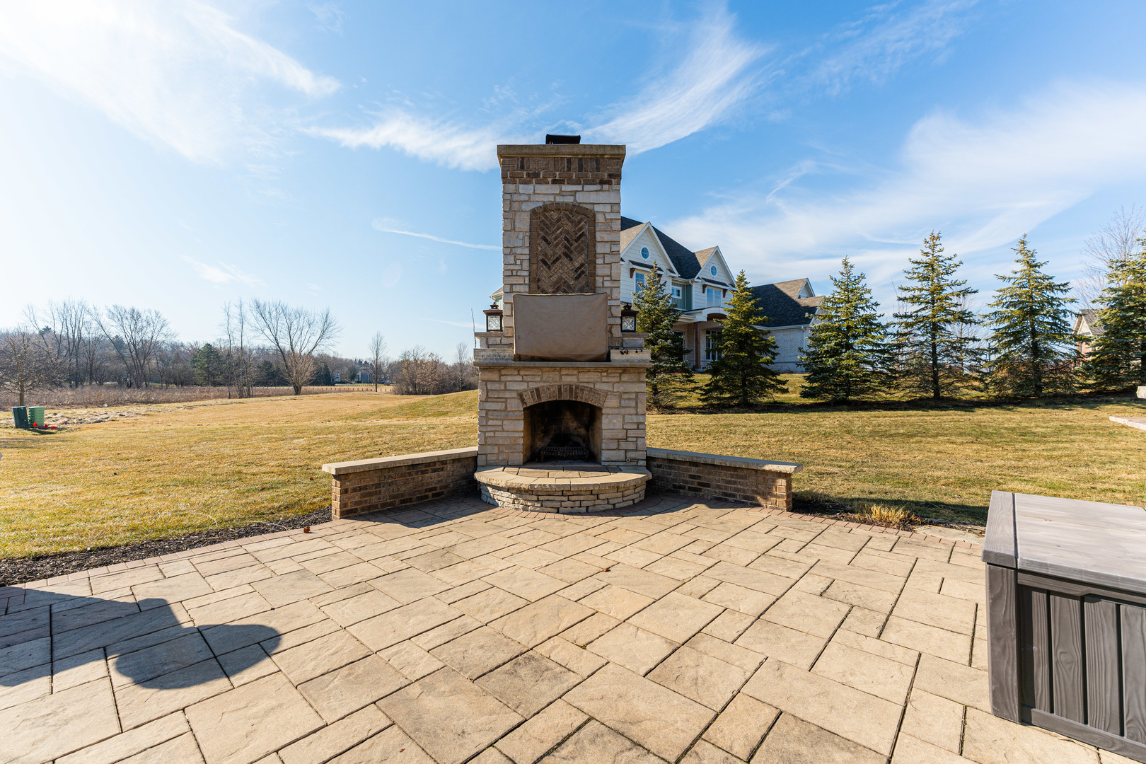 39W161 Longmeadow Lane