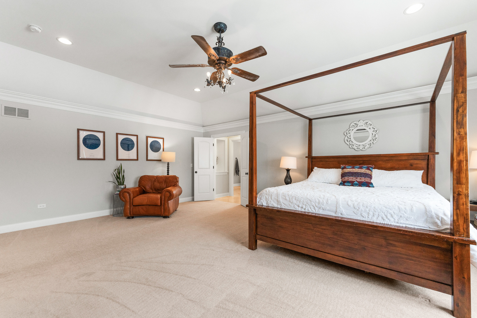 39W161 Longmeadow Lane