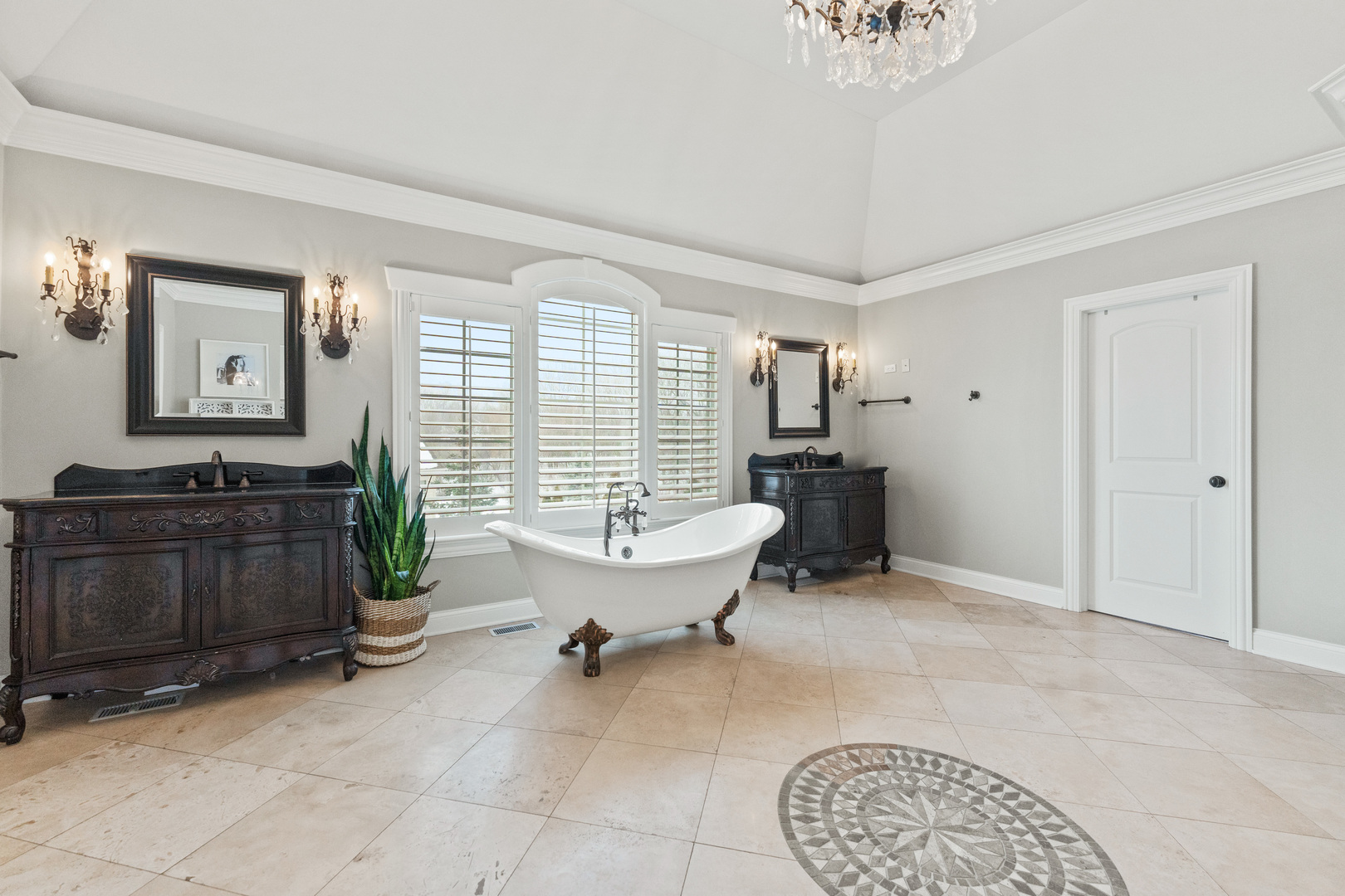 39W161 Longmeadow Lane