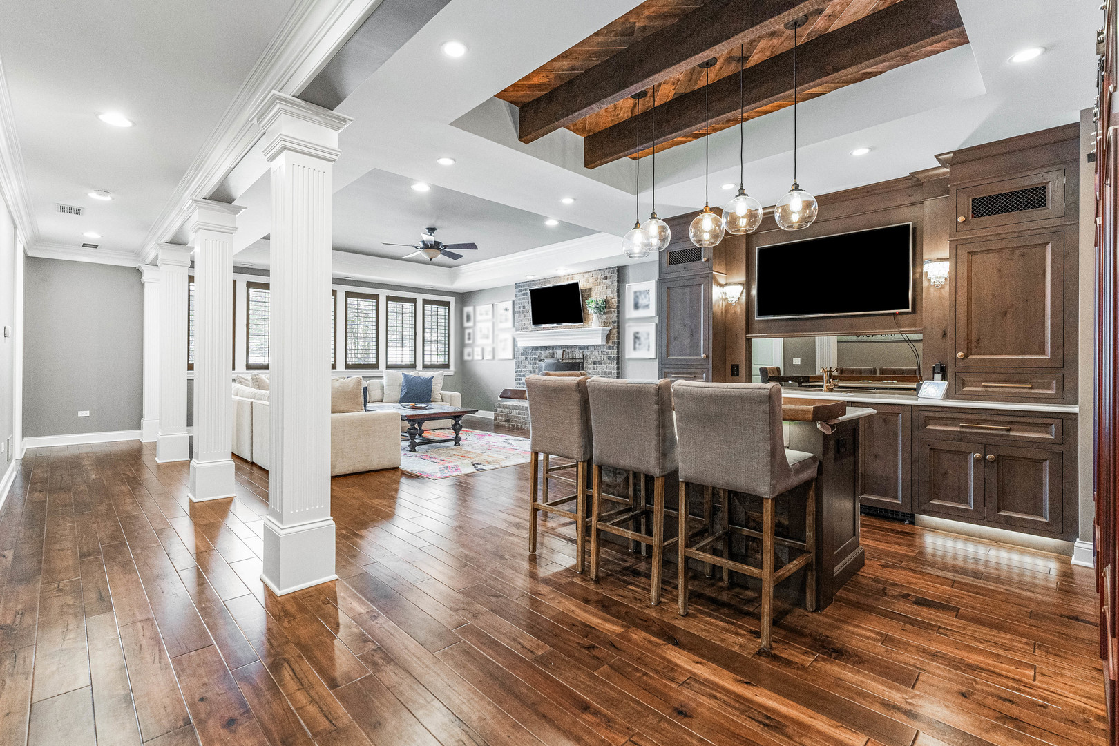 39W161 Longmeadow Lane