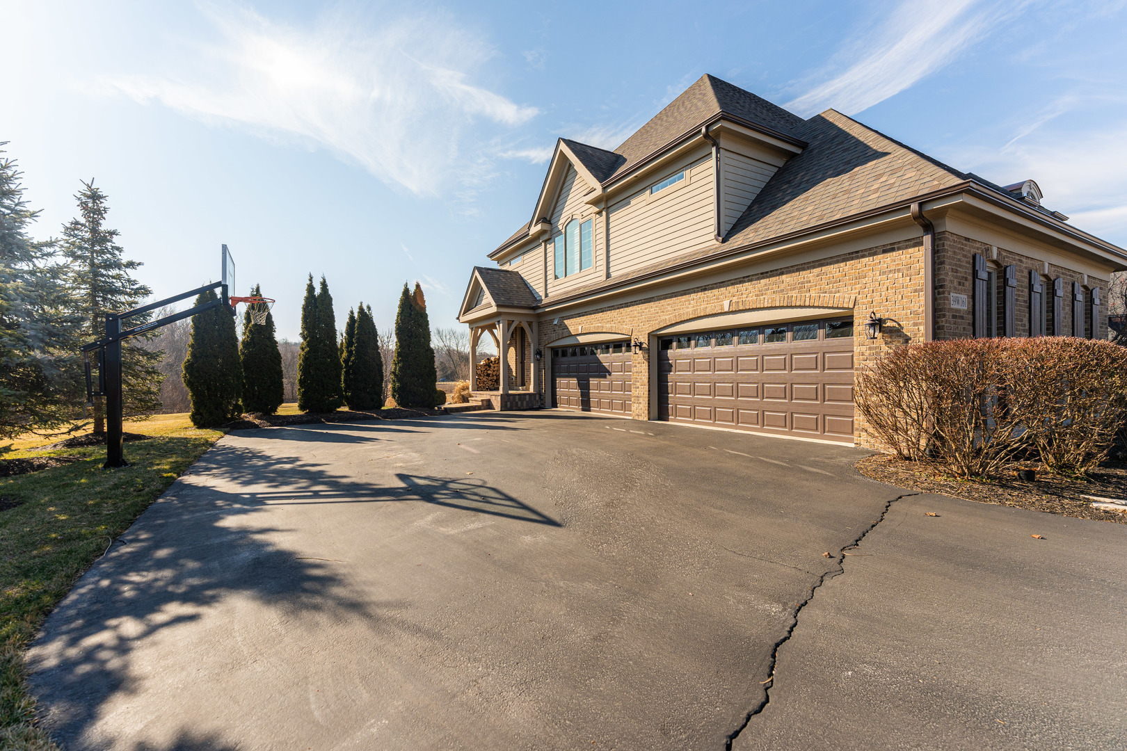 39W161 Longmeadow Lane