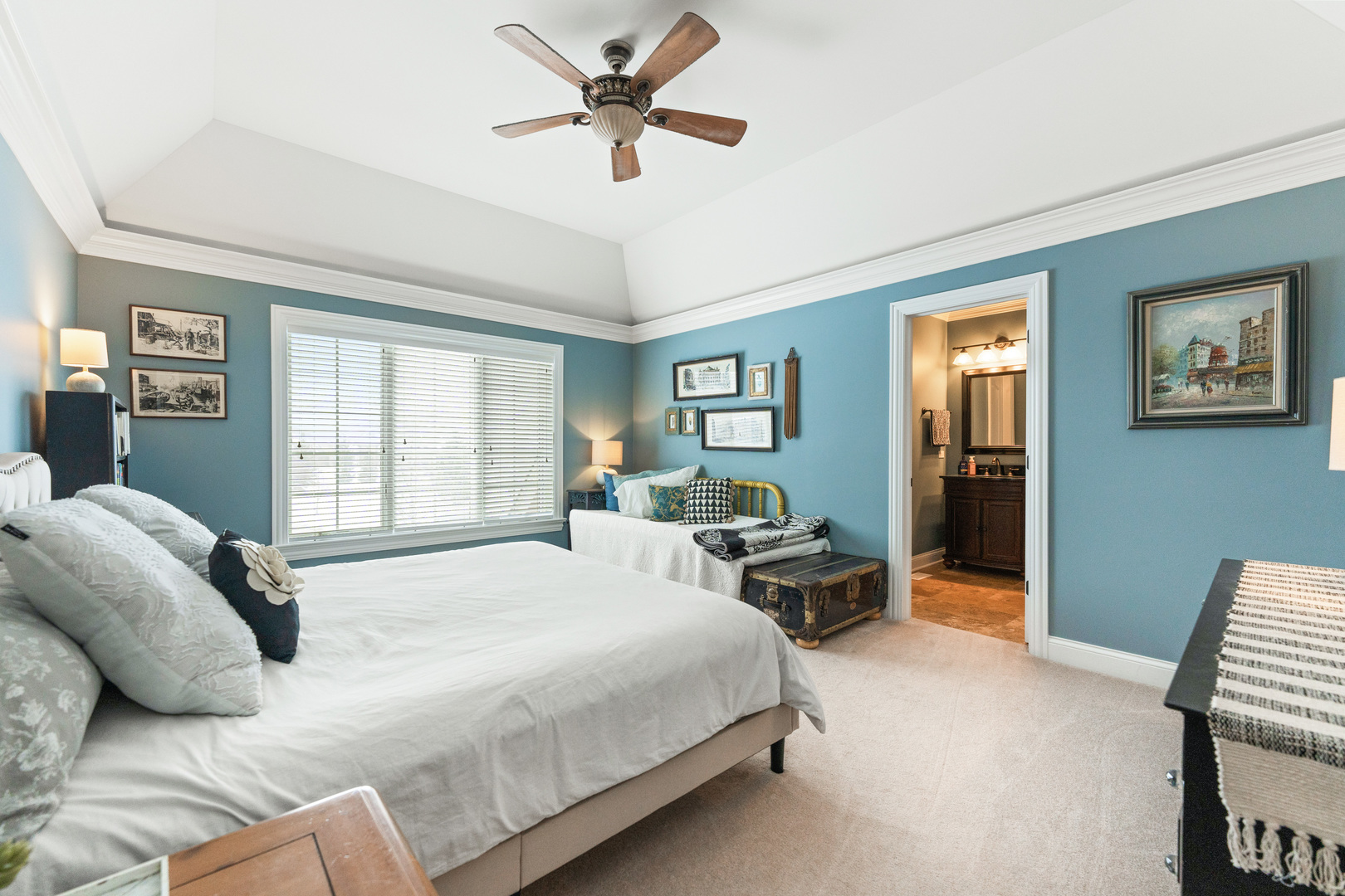 39W161 Longmeadow Lane