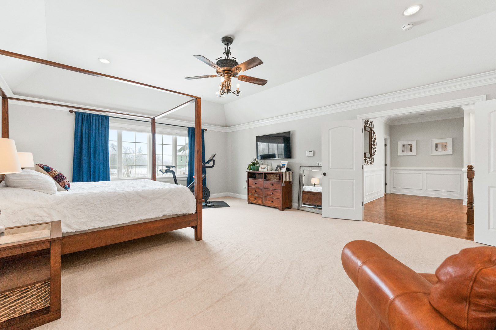 39W161 Longmeadow Lane