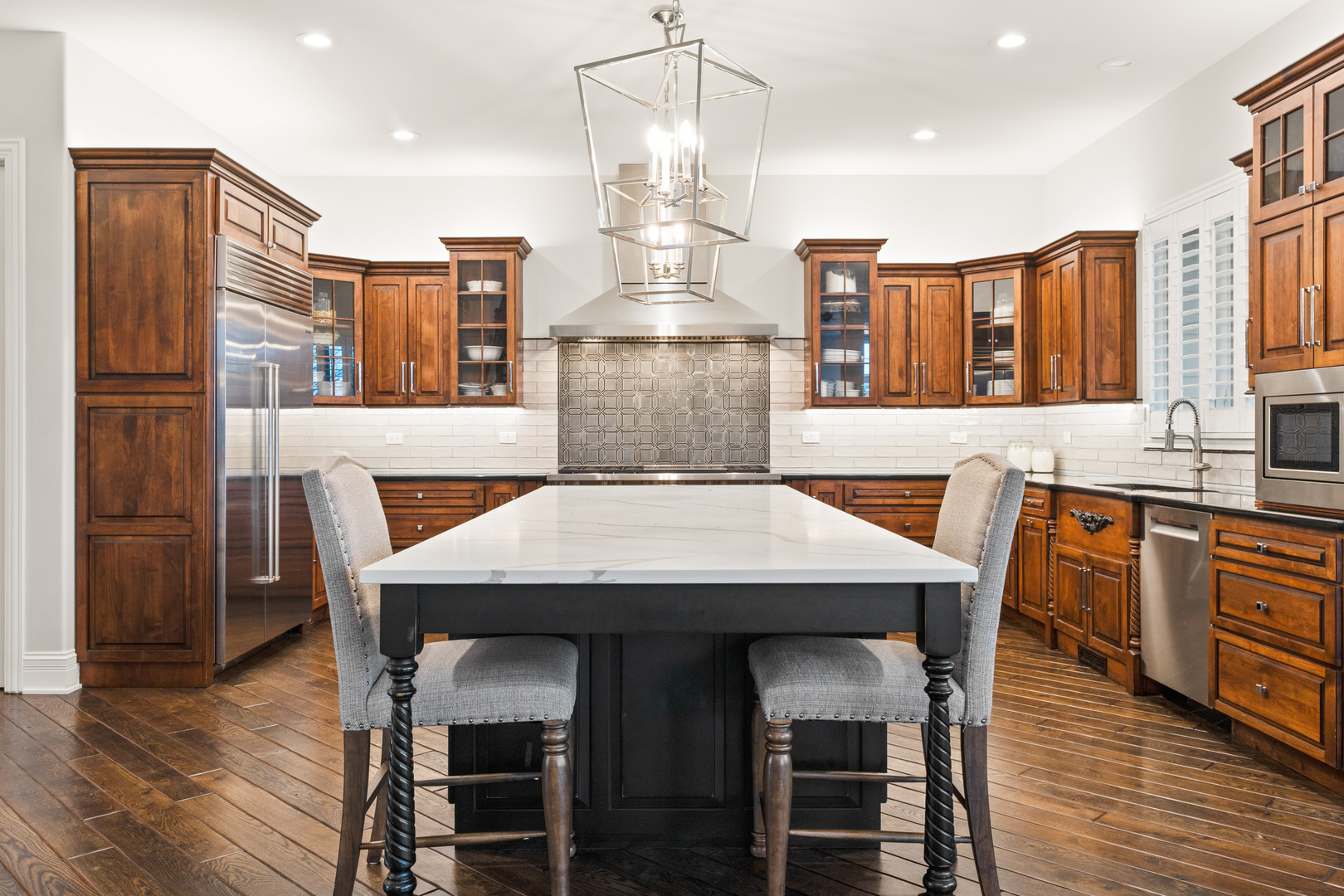 39W220 Longmeadow Lane