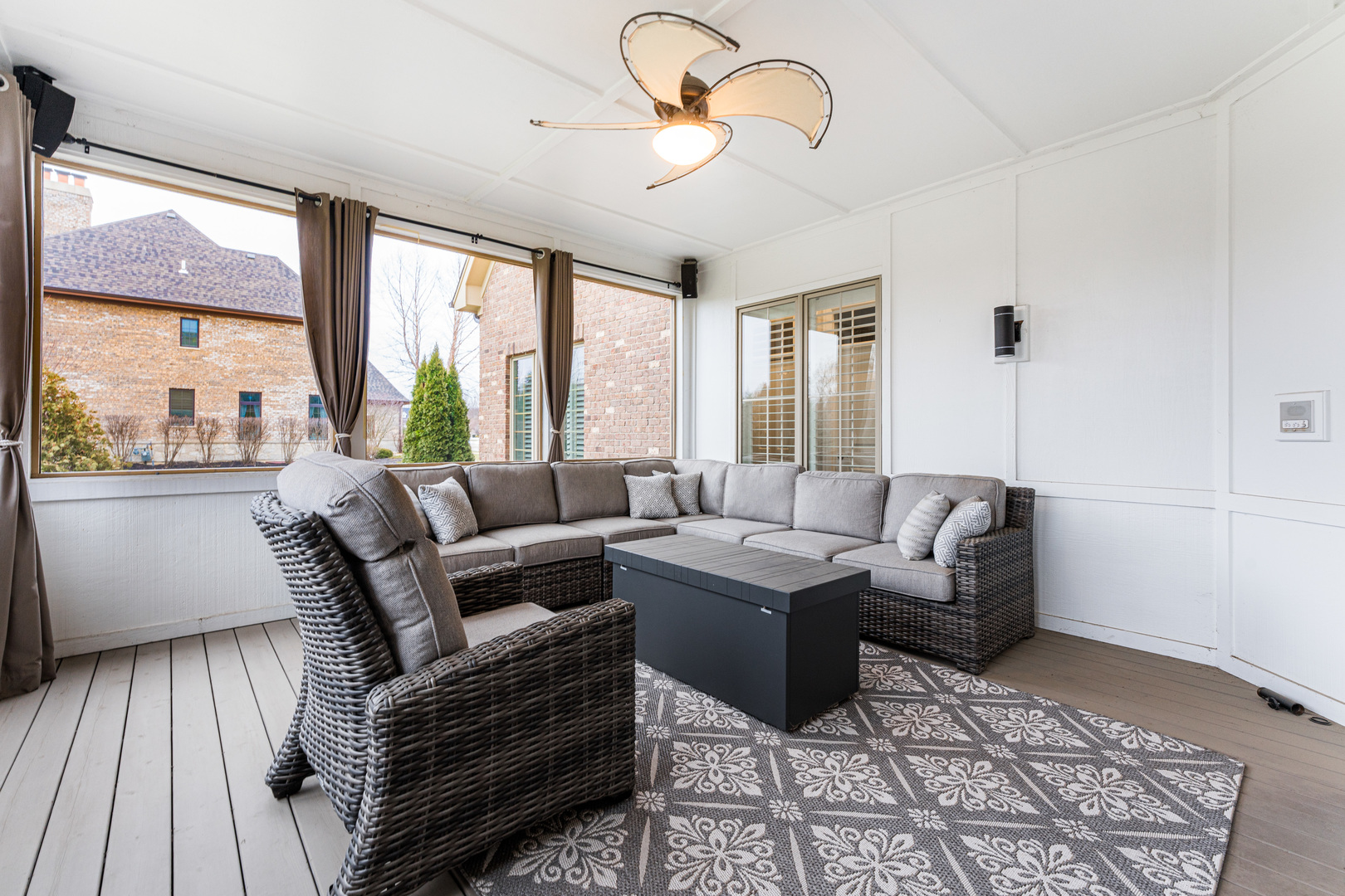 39W220 Longmeadow Lane