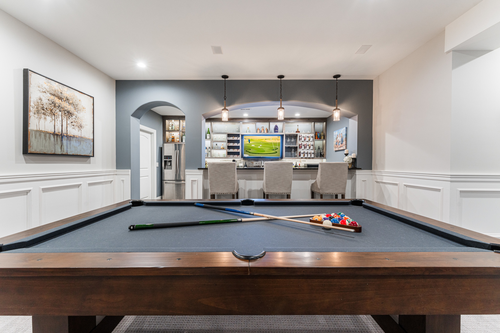 39W220 Longmeadow Lane