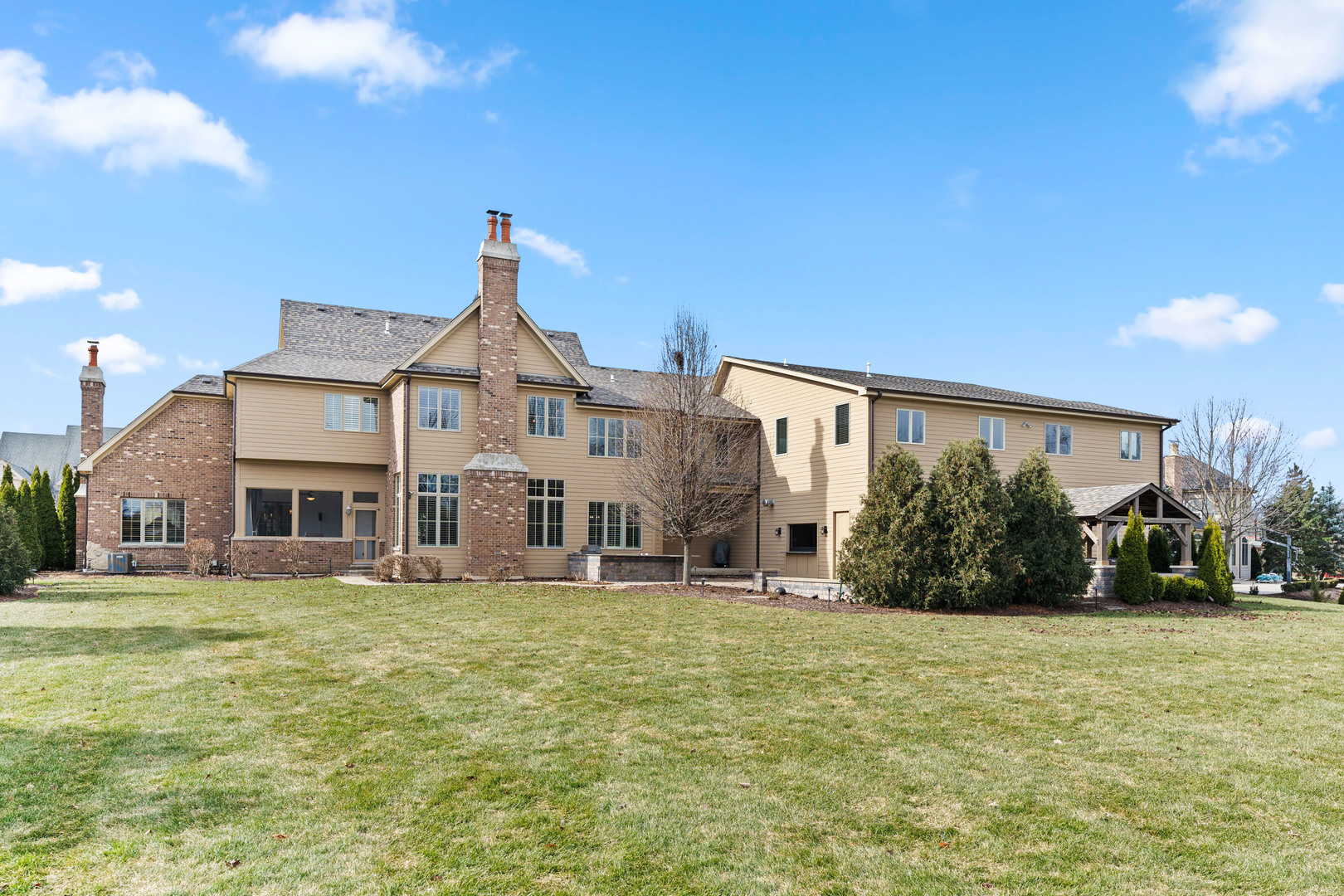 39W220 Longmeadow Lane