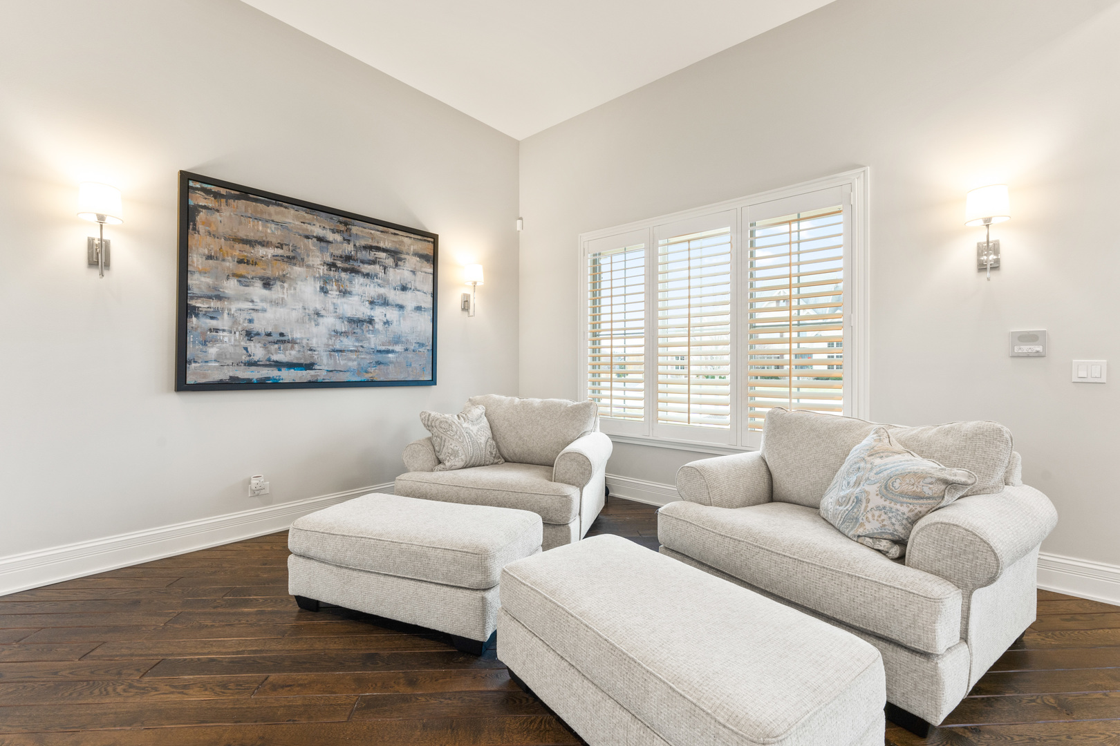 39W220 Longmeadow Lane