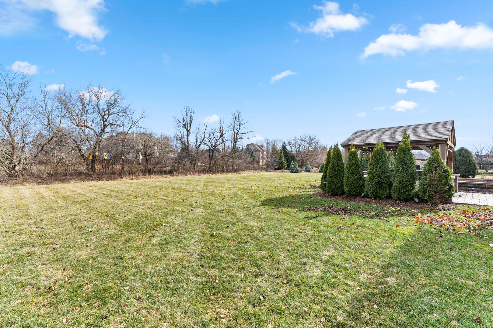 39W220 Longmeadow Lane