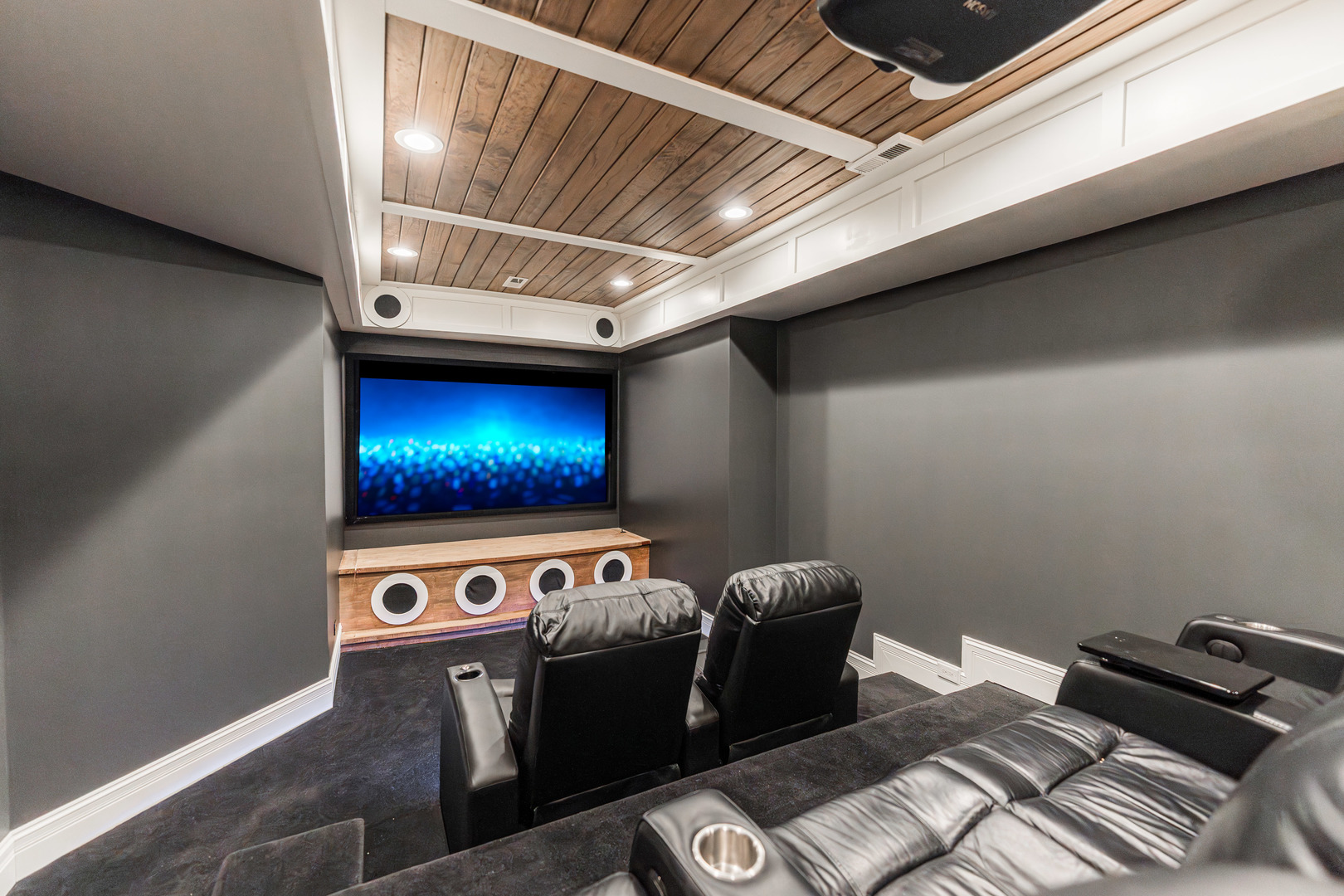 39W220 Longmeadow Lane