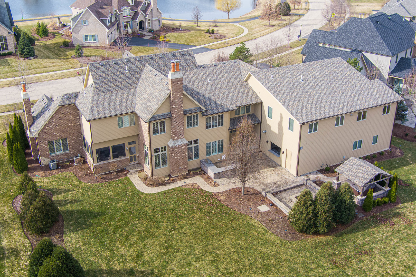 39W220 Longmeadow Lane