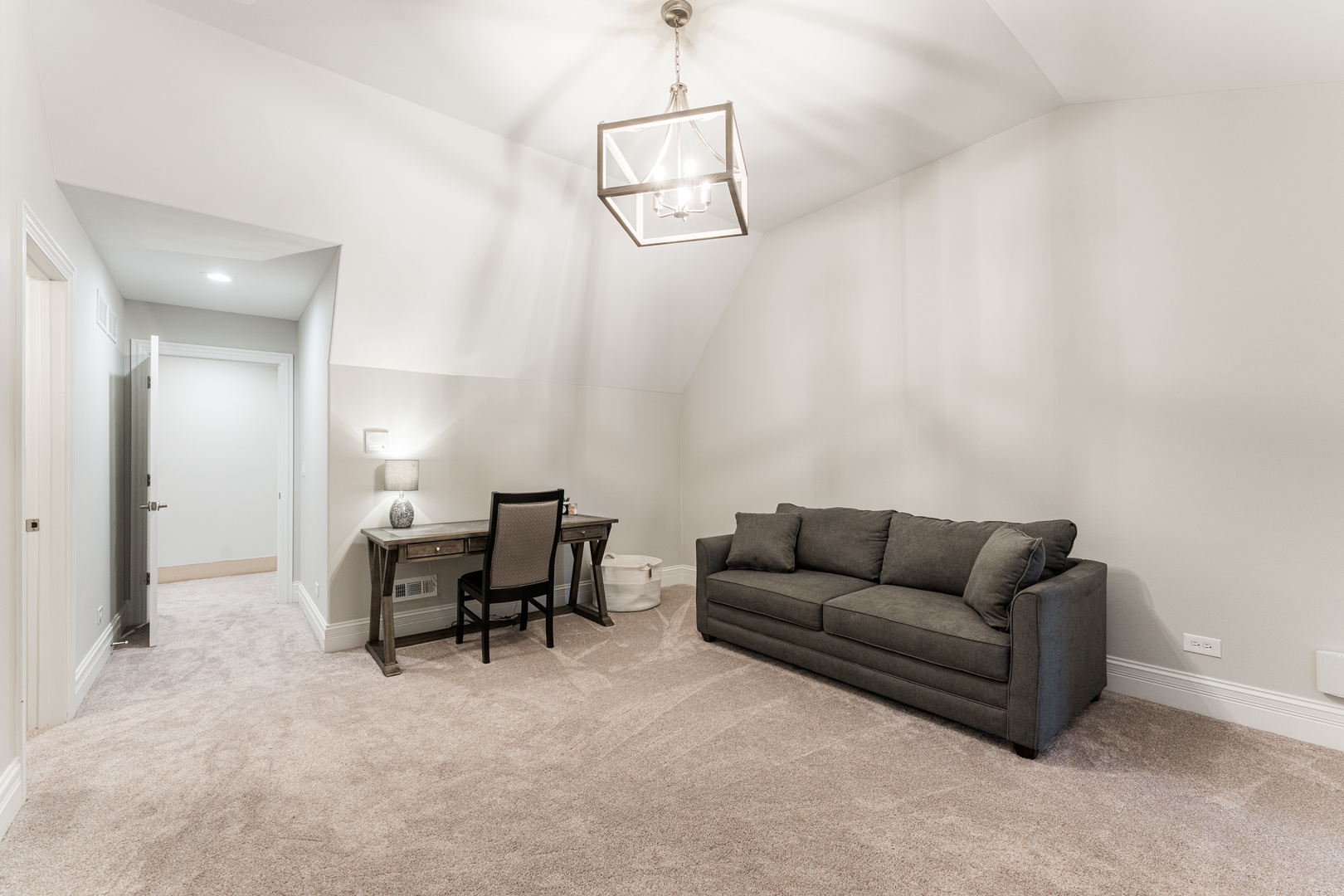 39W220 Longmeadow Lane