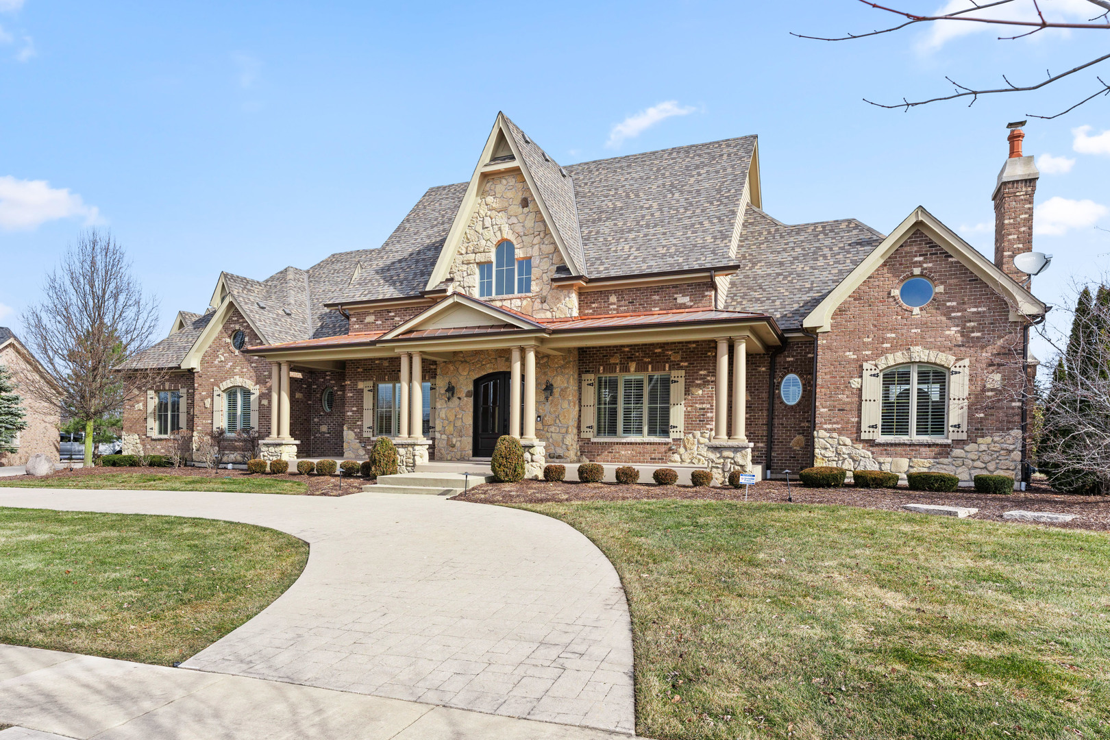 39W220 Longmeadow Lane