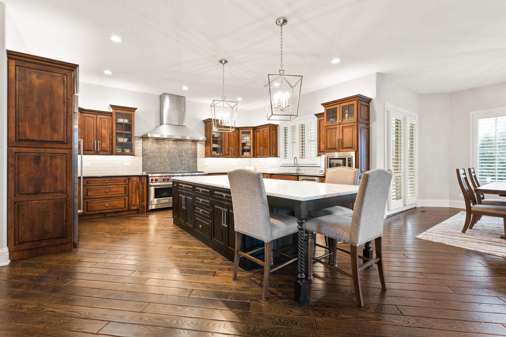 39W220 Longmeadow Lane