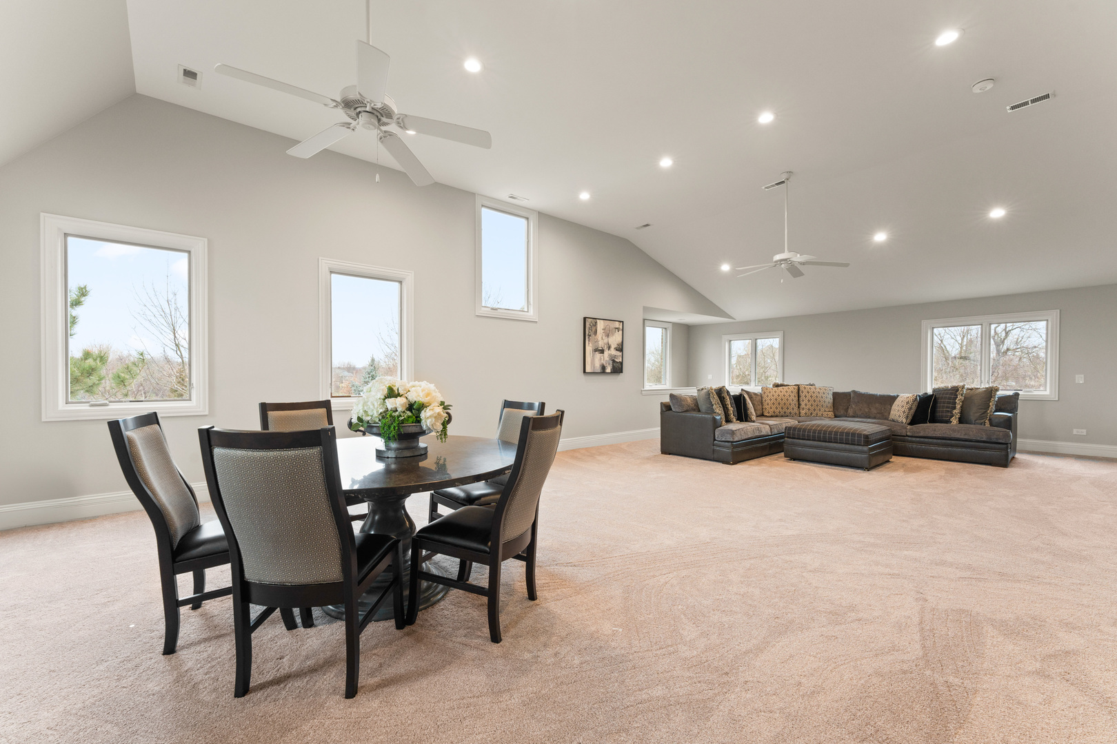 39W220 Longmeadow Lane