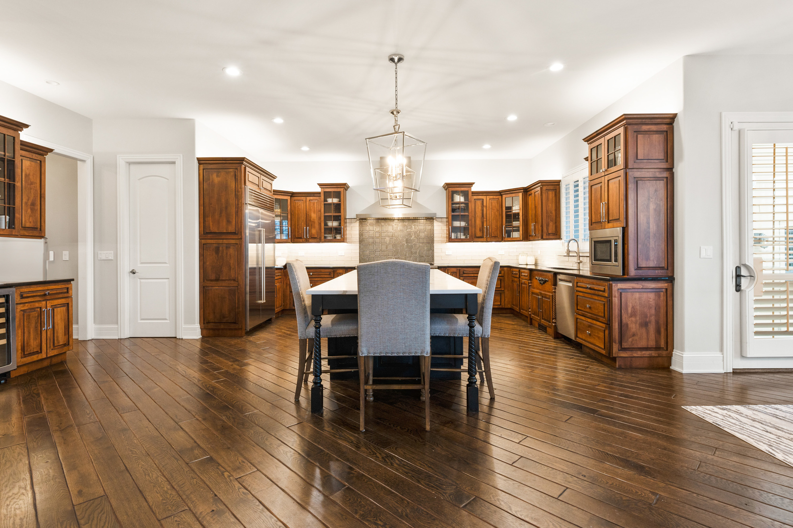 39W220 Longmeadow Lane