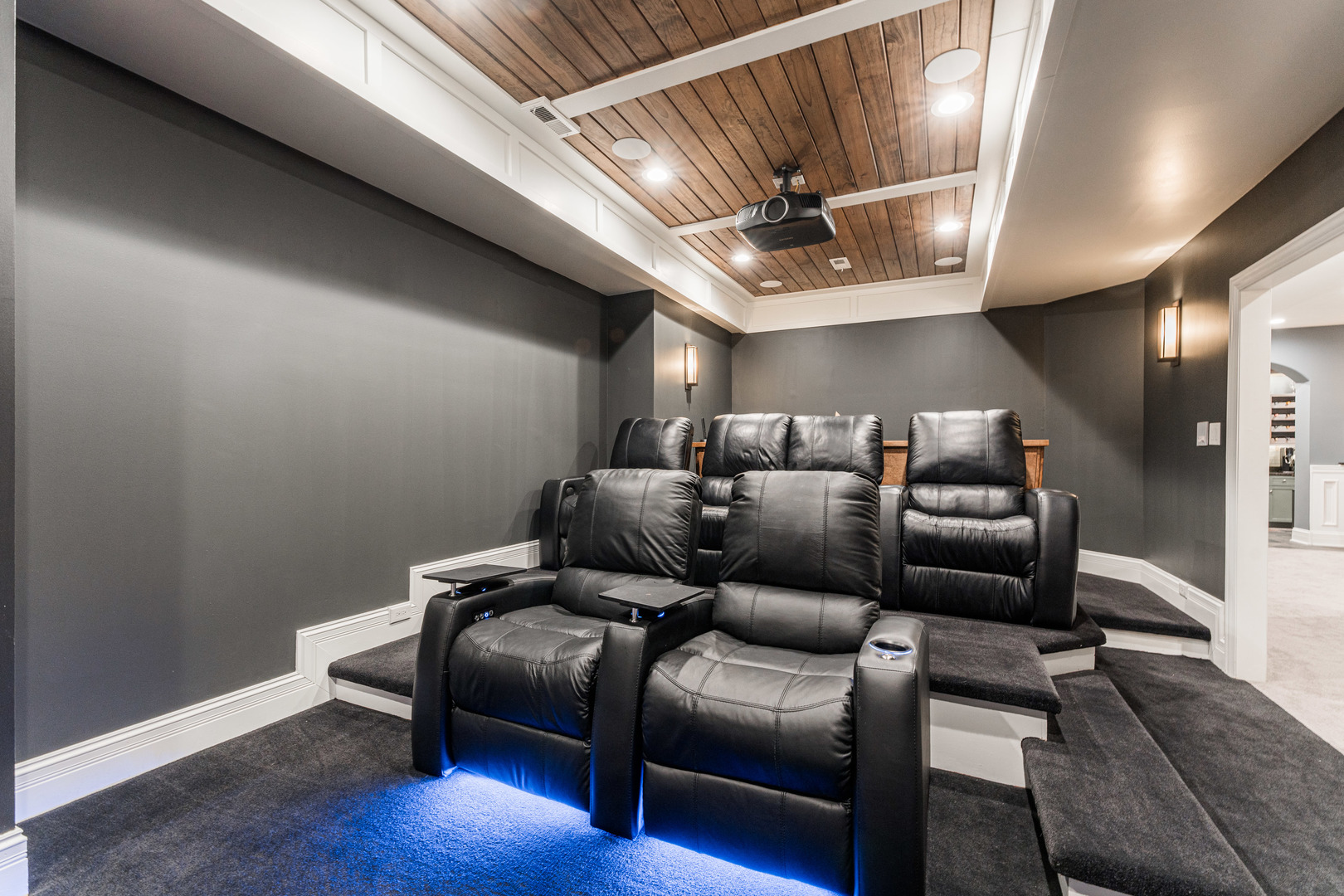 39W220 Longmeadow Lane