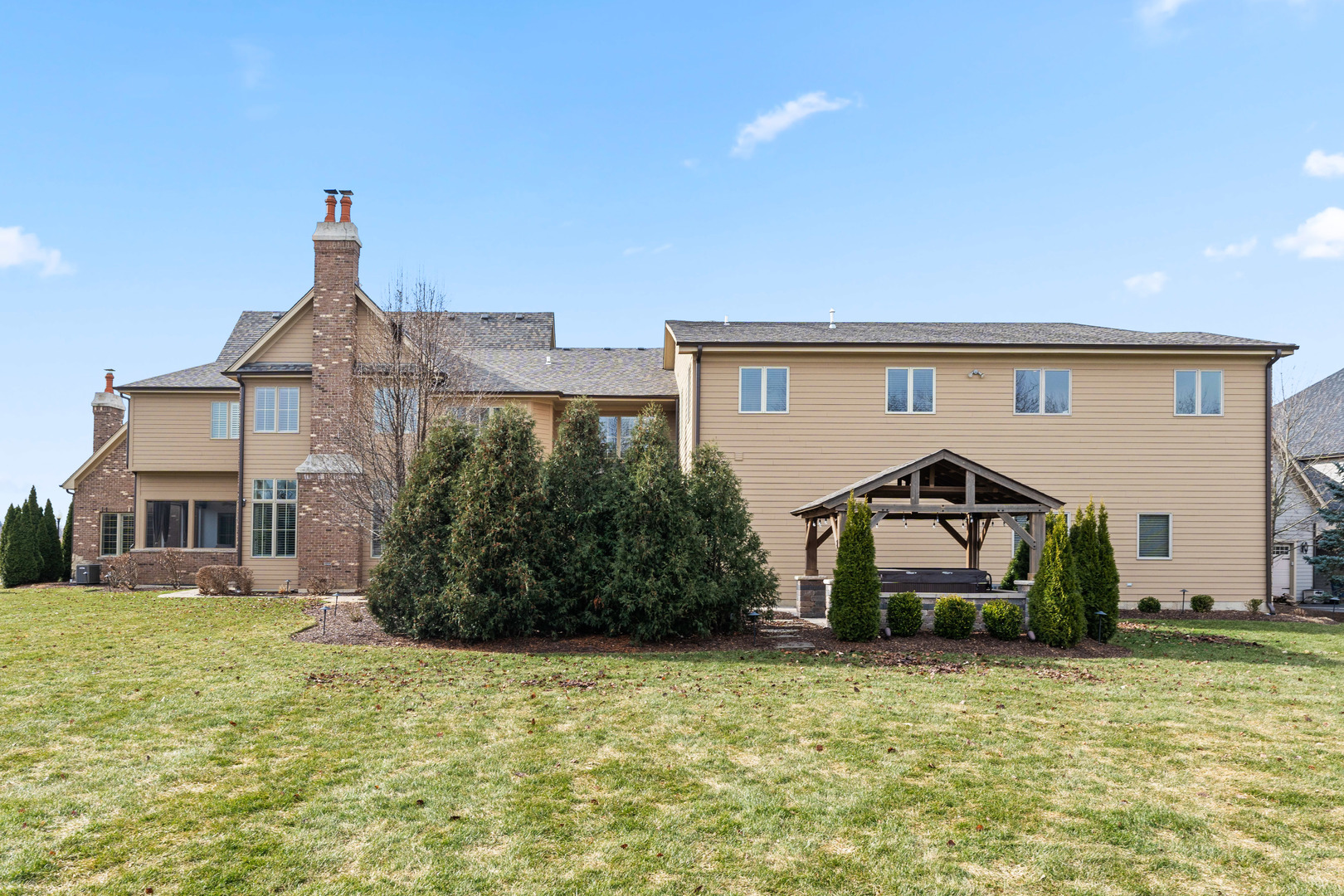 39W220 Longmeadow Lane