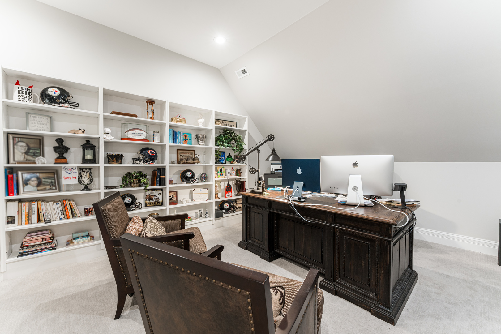 39W220 Longmeadow Lane