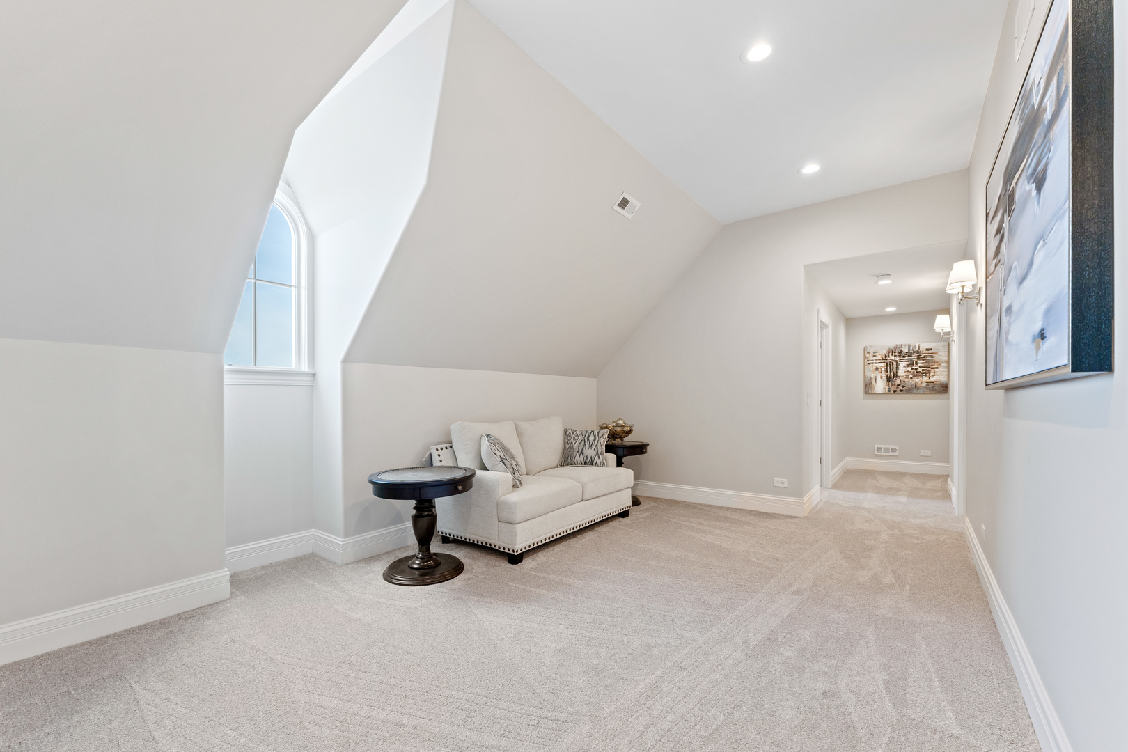 39W220 Longmeadow Lane