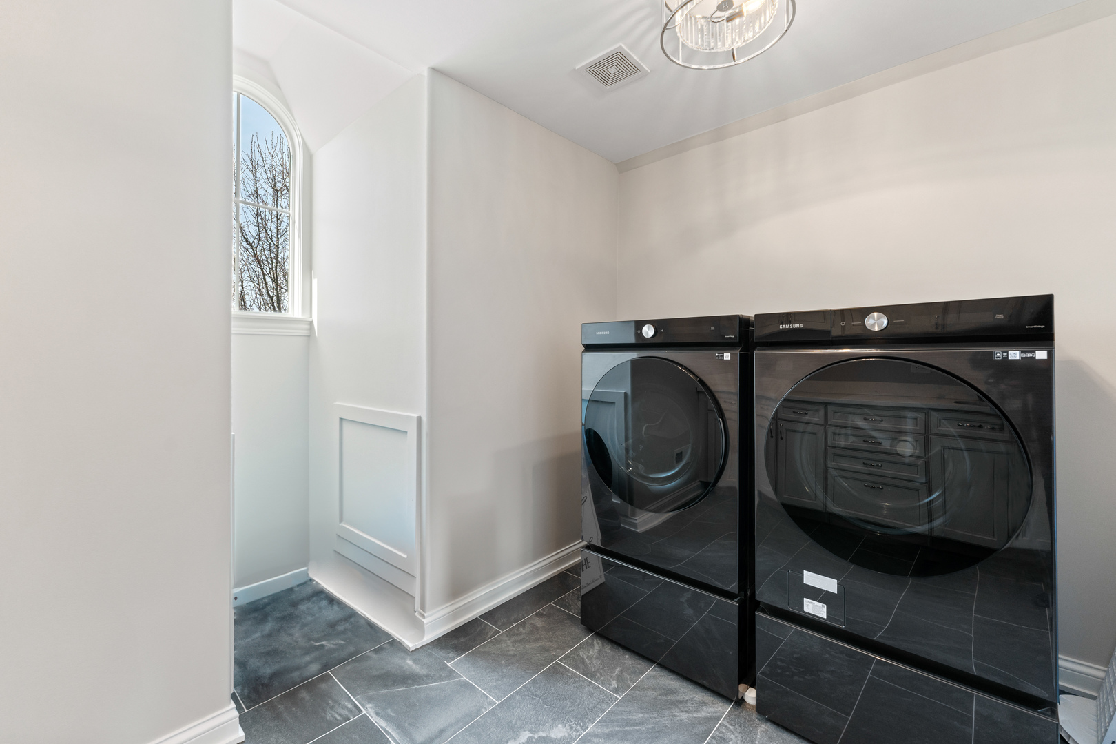 39W220 Longmeadow Lane