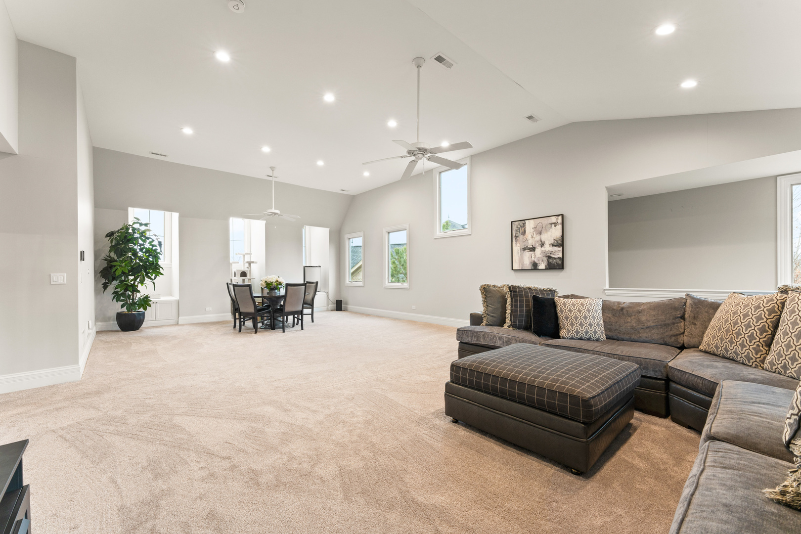 39W220 Longmeadow Lane