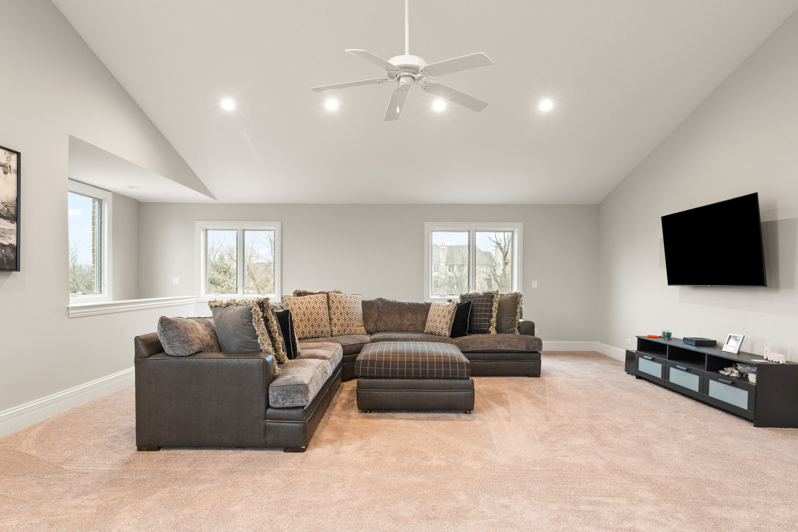 39W220 Longmeadow Lane