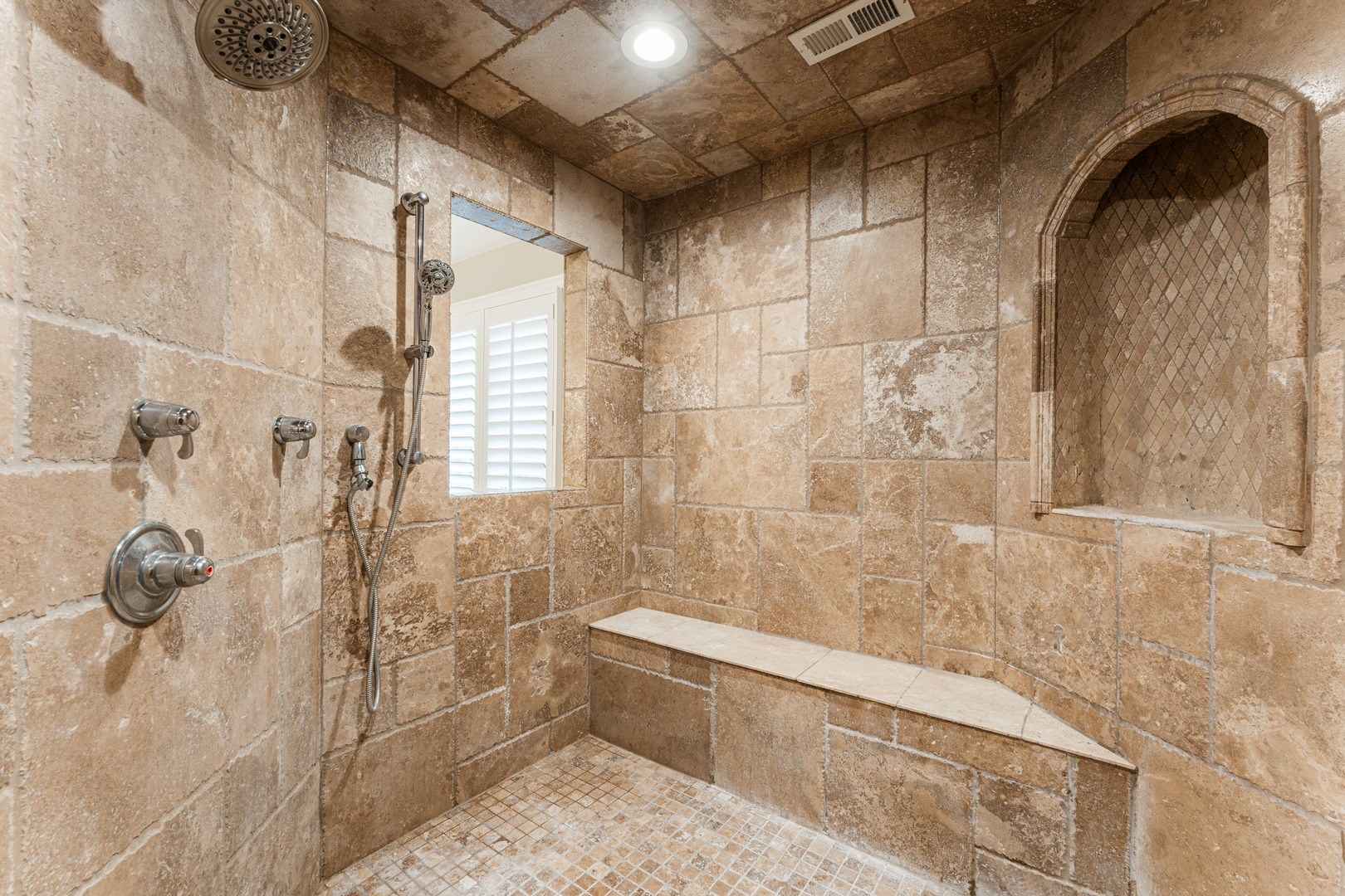 39W220 Longmeadow Lane