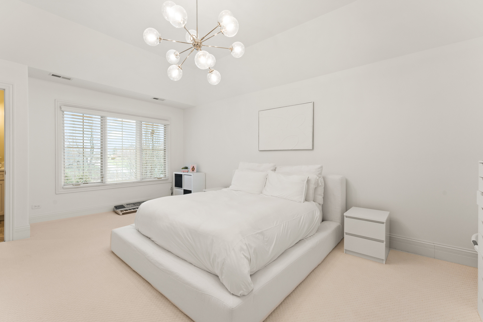 39W220 Longmeadow Lane