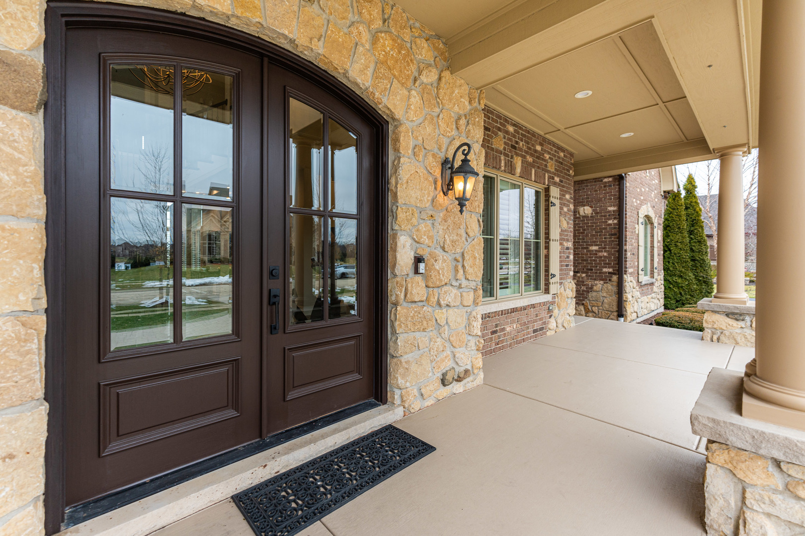 39W220 Longmeadow Lane