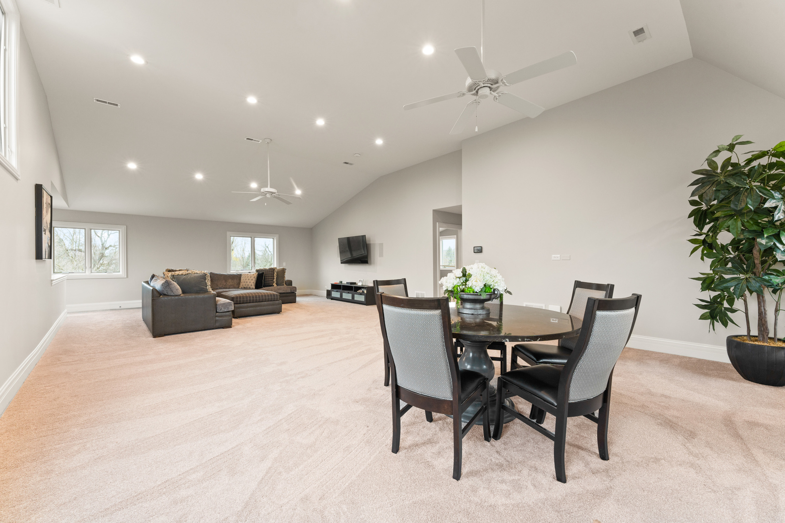 39W220 Longmeadow Lane