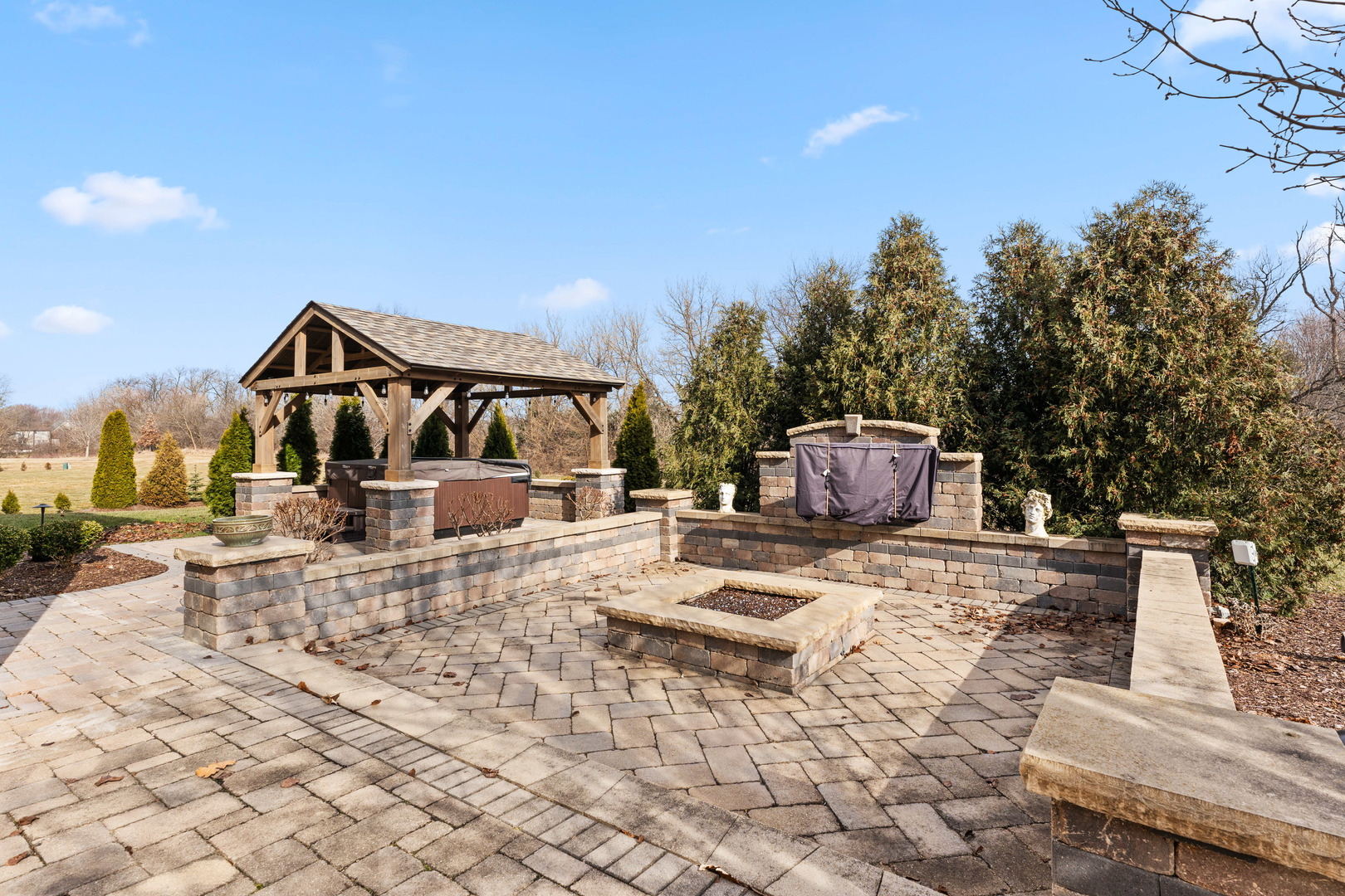 39W220 Longmeadow Lane