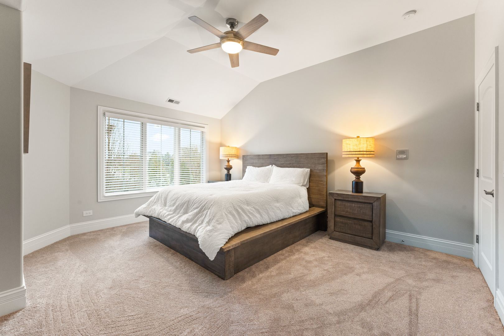 39W220 Longmeadow Lane