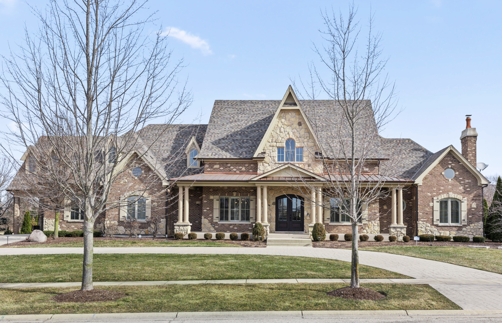 39W220 Longmeadow Lane