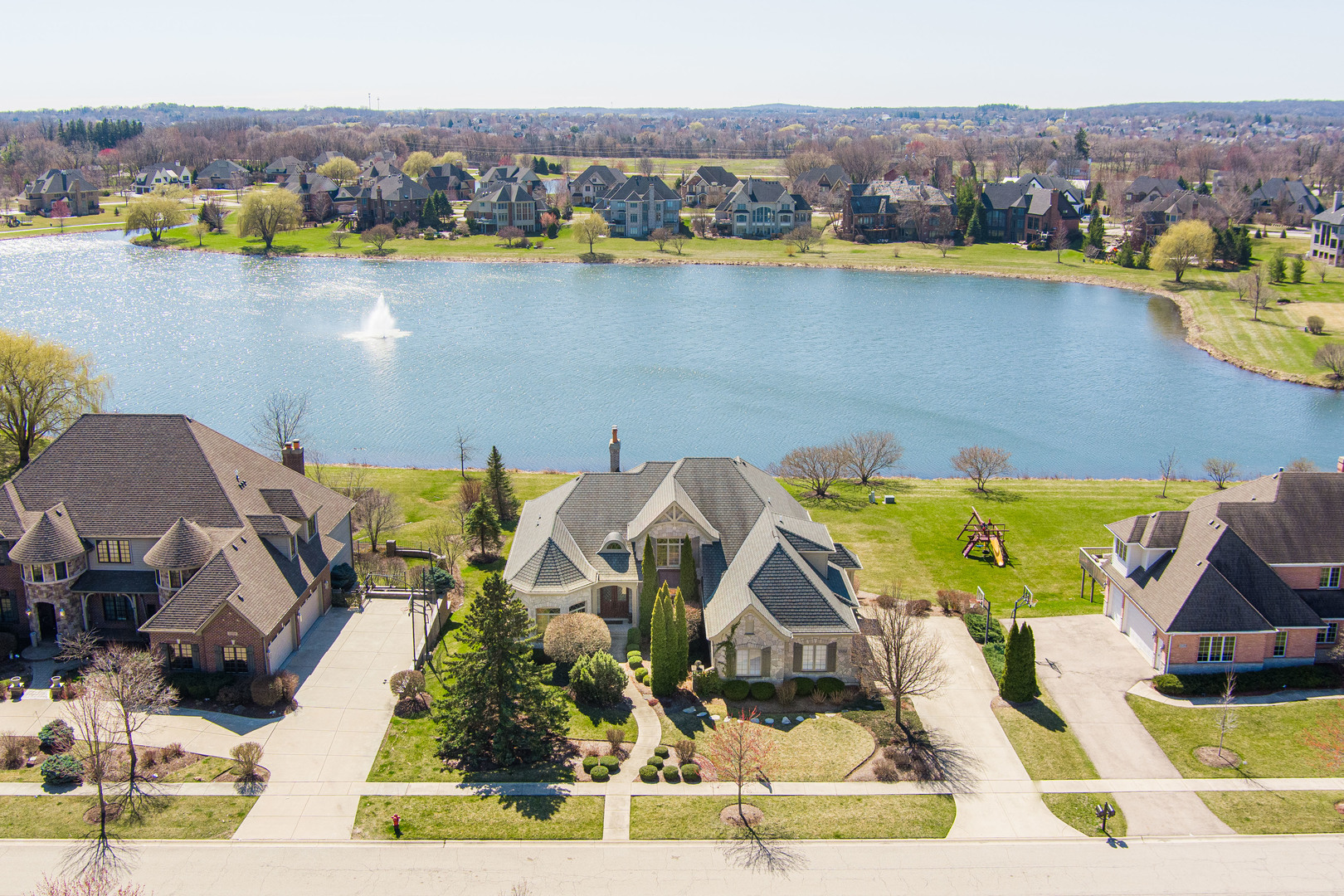 5N242 Prairie Lakes Boulevard