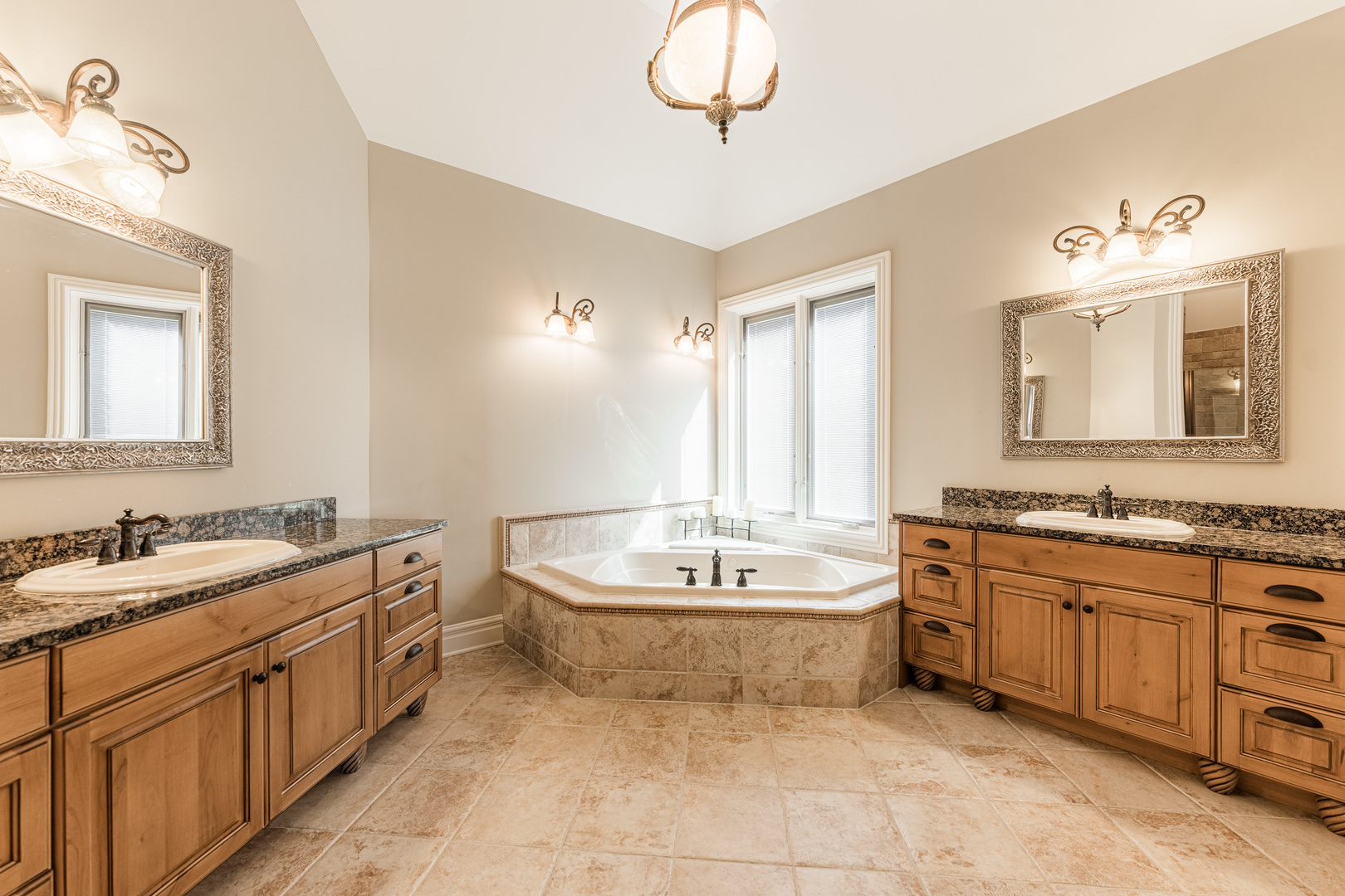 5N242 Prairie Lakes Boulevard