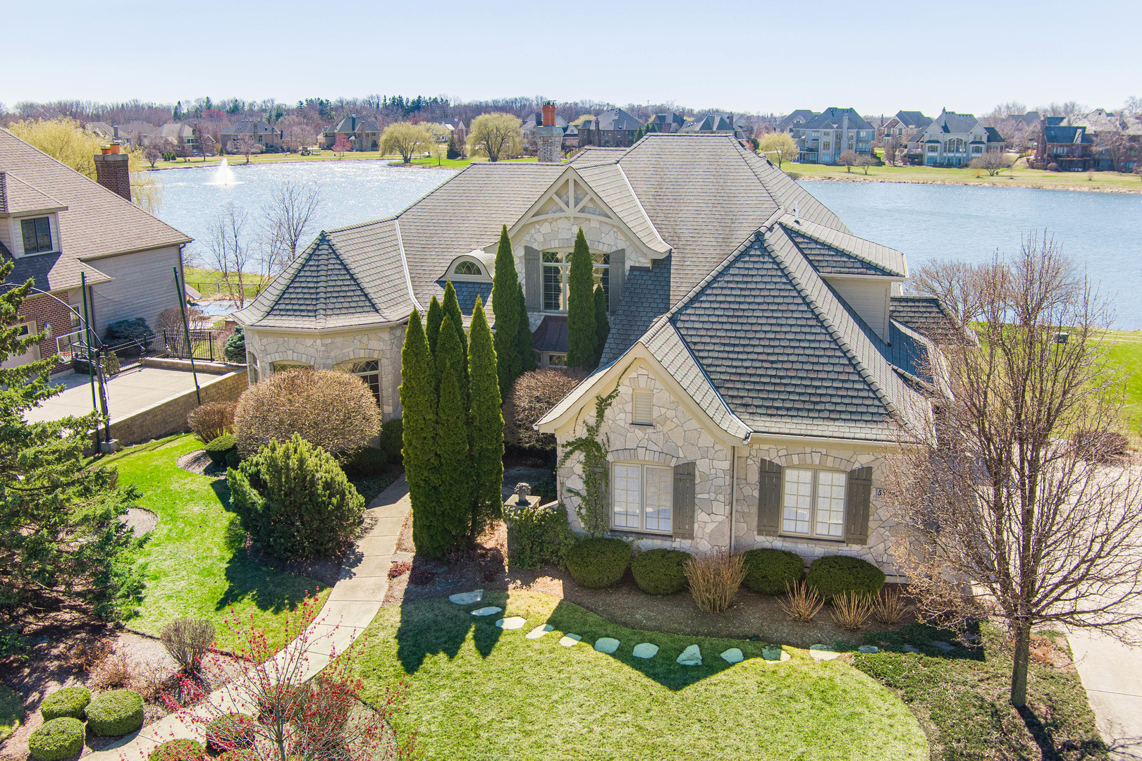 5N242 Prairie Lakes Boulevard