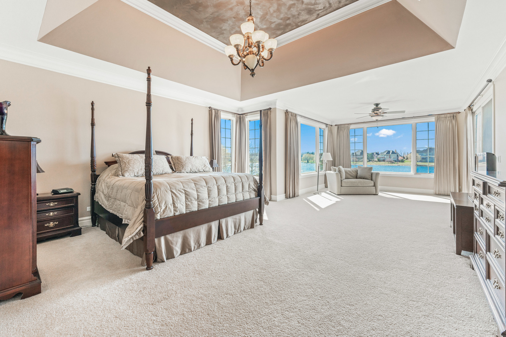 5N242 Prairie Lakes Boulevard