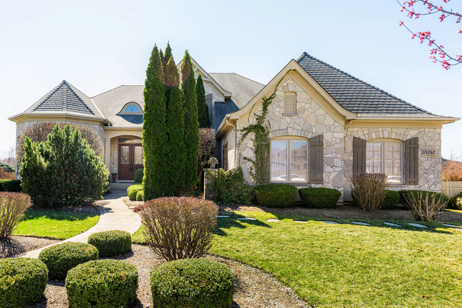 5N242 Prairie Lakes Boulevard