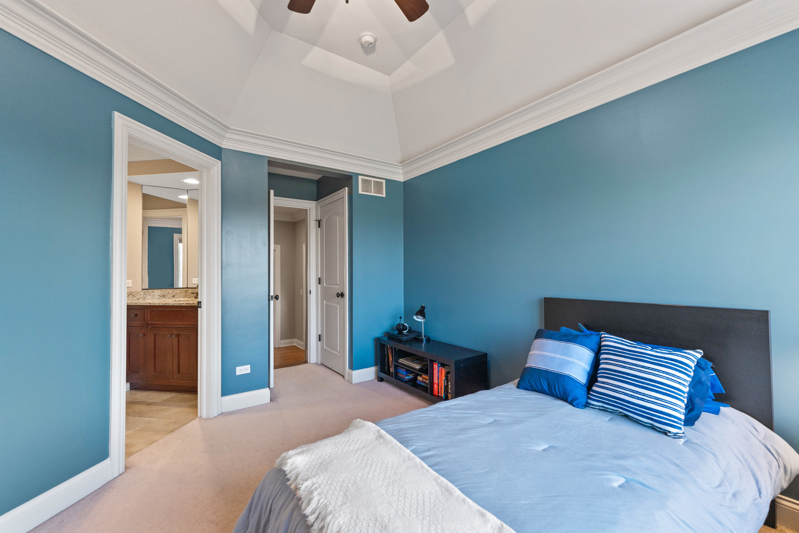 39W622 Henry David Thoreau Place