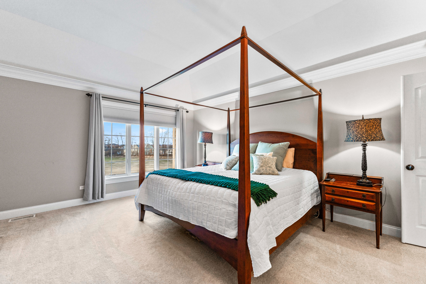 39W622 Henry David Thoreau Place