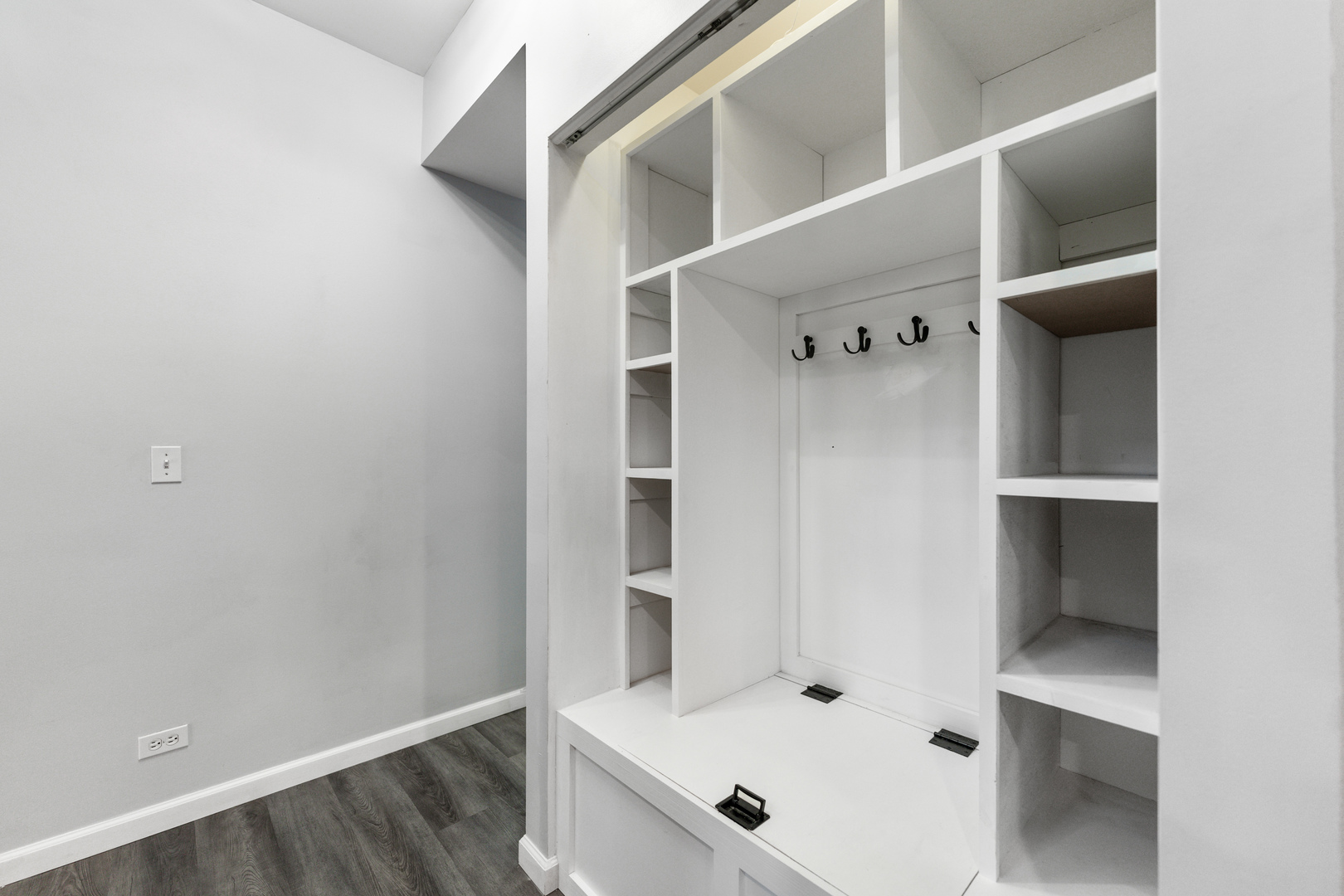 11S481 Rachael Court