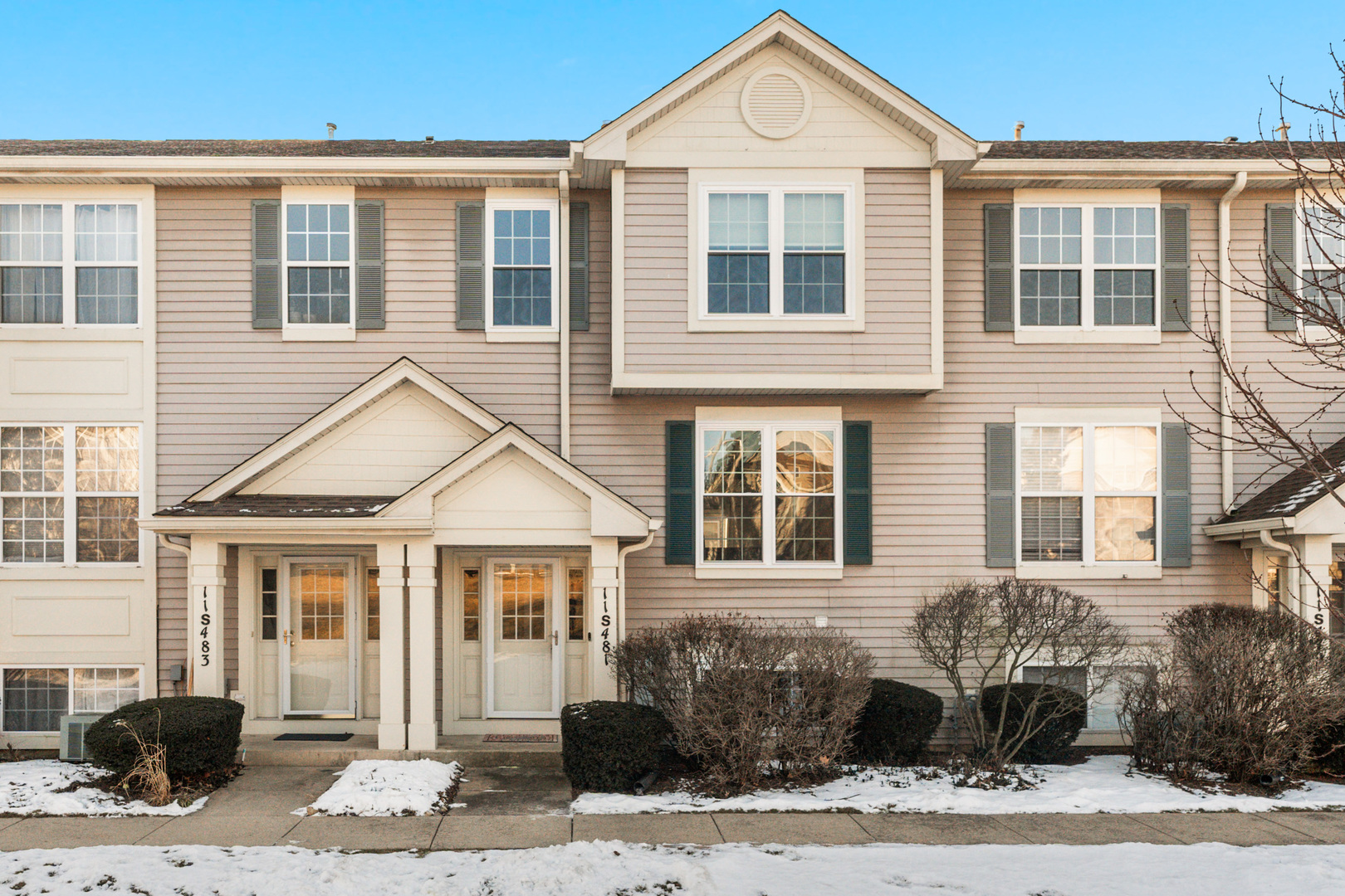 11S481 Rachael Court