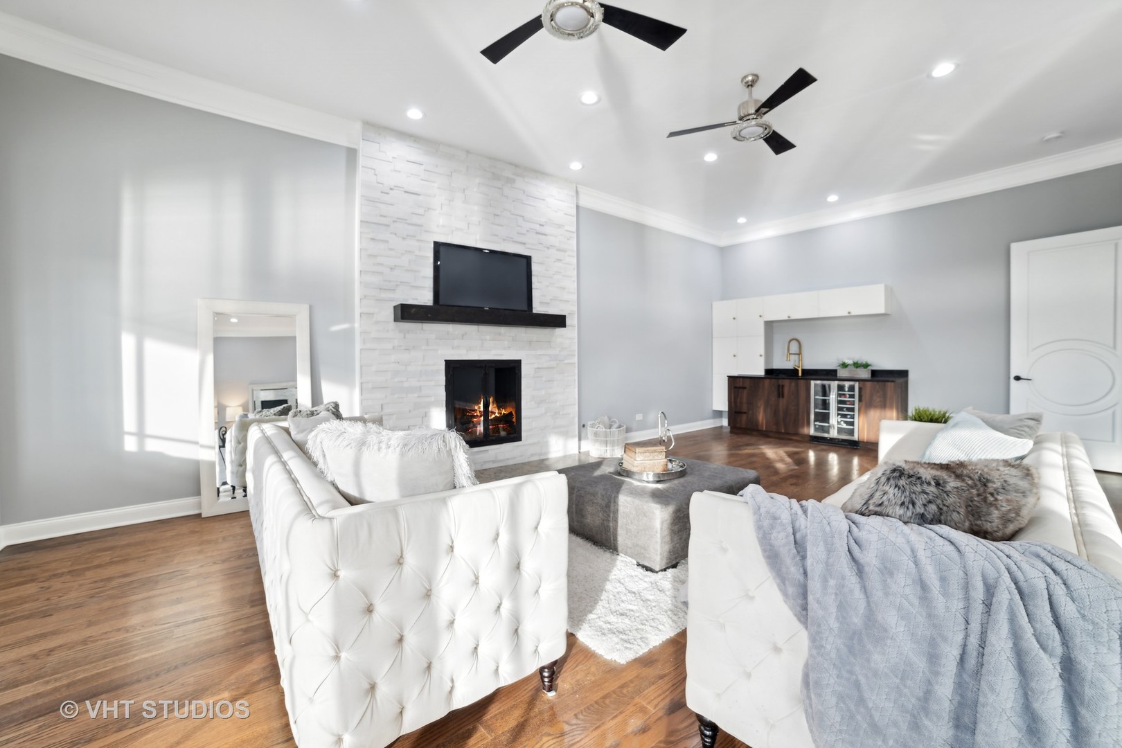 6N048 Riverside Drive